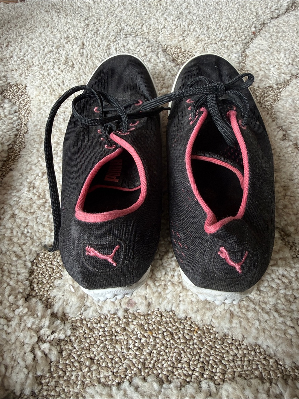 Puma women’s golf  shoes with Pink Trim